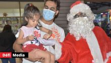 En images : Le Père Noël fait sa tournée au Valentina Mall à Phoenix