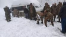 Pakistan: au moins 21 personnes mortes coincées dans leurs véhicules par une tempête de neige