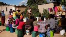 Sécheresse liée à El Niño : au Zimbabwe, les enfants pleurent de faim