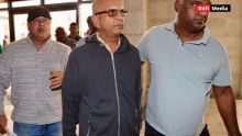 [En images] Affaire « Reward Money » : l’ACP Gungadin devant le tribunal de Port-Louis