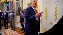 Trump frappe la Chine de droits de douane supplémentaires de 100% et des restrictions à l'export