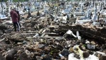 [En images] St-Jean : des tombes endommagées après l’effondrement d’un mur