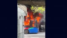 Chemin-Grenier : un autobus prend feu