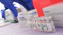 Vaccin Johnson & Johnson : la balance bénéfice/risque reste «positive», dit l'EMA