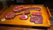 Le Shangri-La’s Le Touessrok célèbre le steak avec le chef australien Chris Wade