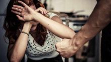 Violence envers les femmes : vendue par son mari pendant 7 ans
