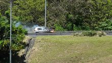 Réduit : une voiture ravagée par le feu