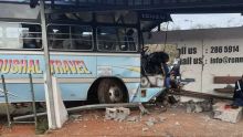 Accident à Pailles : l’autobus transportait au moins 78 passagers, selon Reaz Chuttoo ; le HR de la compagnie nie 