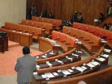 Parlement : walk-out de l’opposition après l’expulsion de quatre membres du MMM ; la motion contre Maya Hanoomanjee rejetée 
