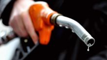 L’essence baisse de Rs 4,60 et le diesel de Rs 2,75