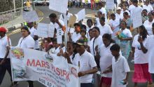[Vidéo] Accidents fatals à Piton: marche pacifique en hommage aux défunts
