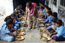Inde: une centaine d'écoliers à l'hôpital après un déjeuner à l'école
