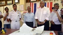 MH370: Les Malaisiens repartent avec le débris lundi