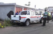 [Vidéo] St-Pierre: un véhicule de la police termine sa course contre un mur