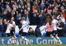 Premier League : Tottenham écarte MU et reste dans le sillage de Leicester