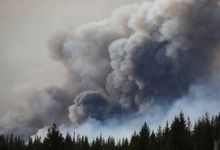 Canada: les feux doublent de taille à Fort McMurray, évacuations quasi achevées