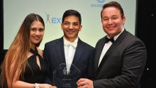 Le Mauricien Avish Yovan Moteea remporte le prix du consultant de l’année au Royaume-Uni
