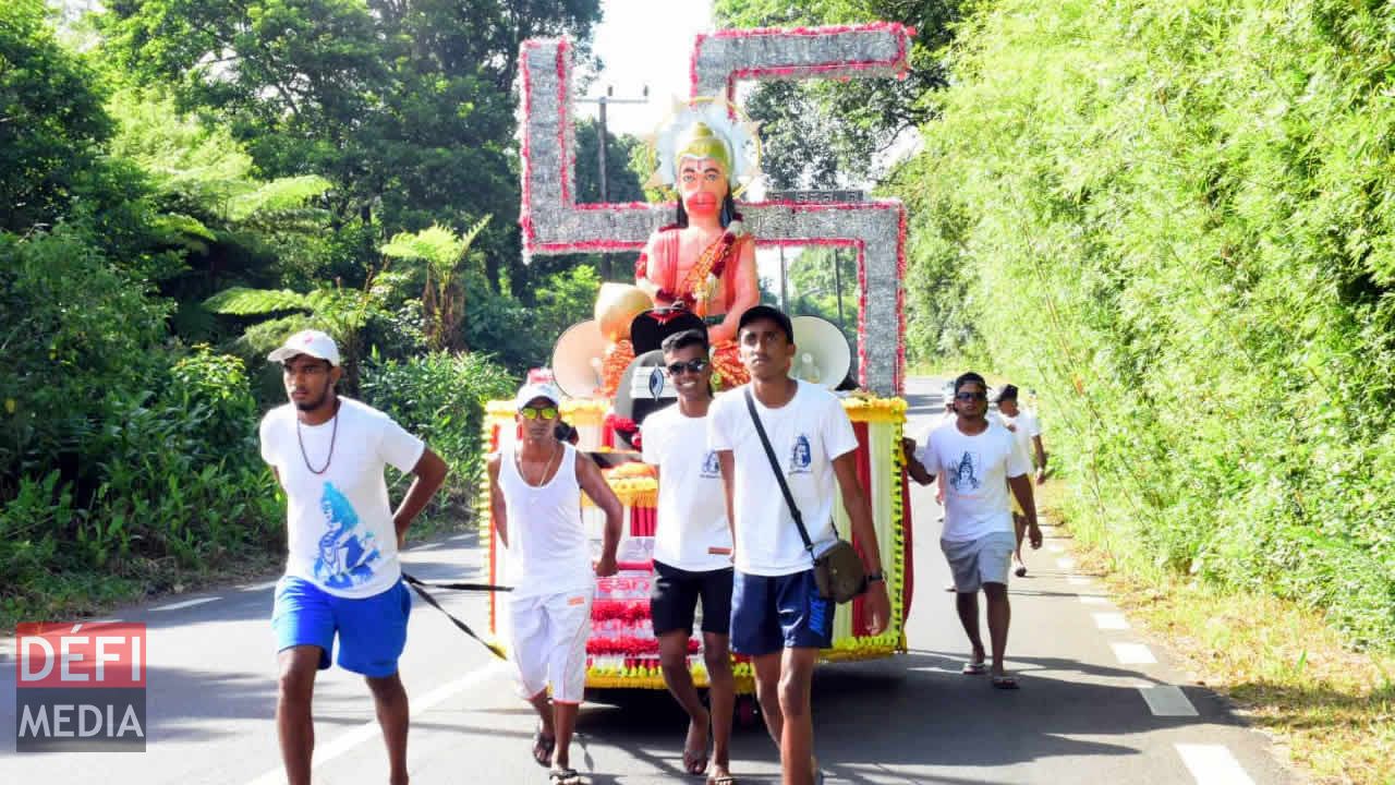 C’est dans la ferveur que les dévots entament leur pèlerinage. Maha Shivaratri