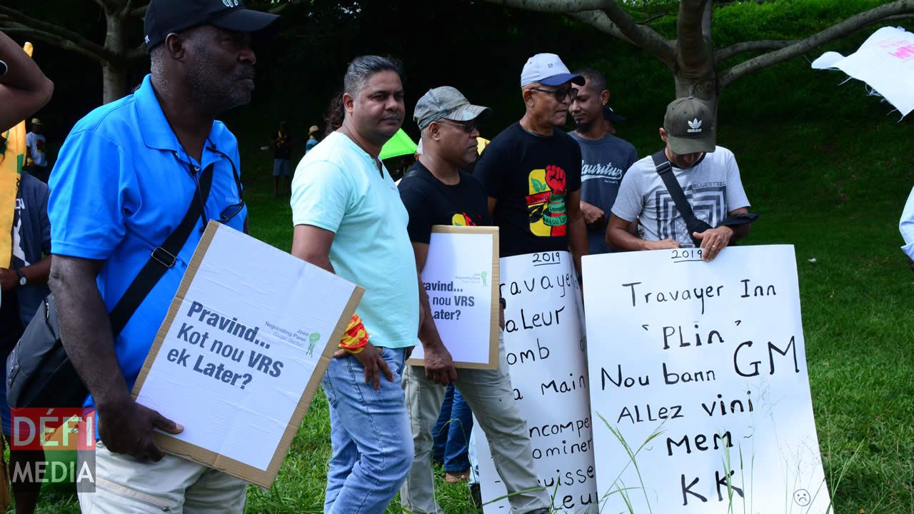 Les membres du JNP lors de la marche syndicale.
