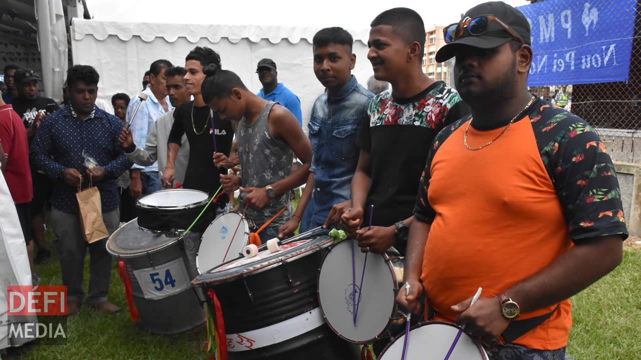 Les tambours ont retenti au meeting du PMSD.