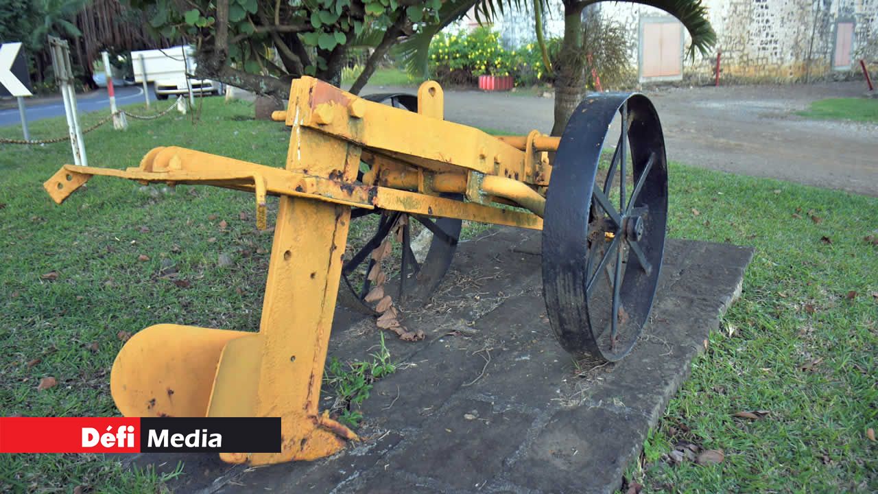Une machine autrefois utilisée pour labourer le sol. Le Souffleur