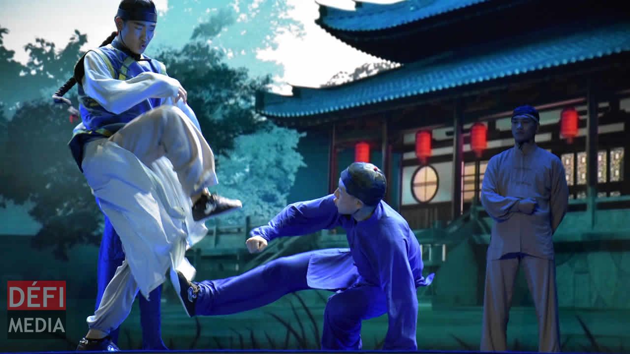 Le jeune Huo livrant le combat avec un de ses frères. Kung Fu