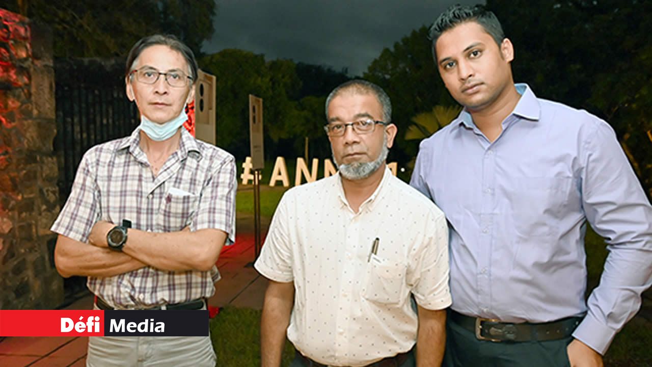 James Hee et Ally Alladeen, Sales Executives à Le Warehouse Ltd, en compagnie de Karan Ramjattan, Brand Manager.