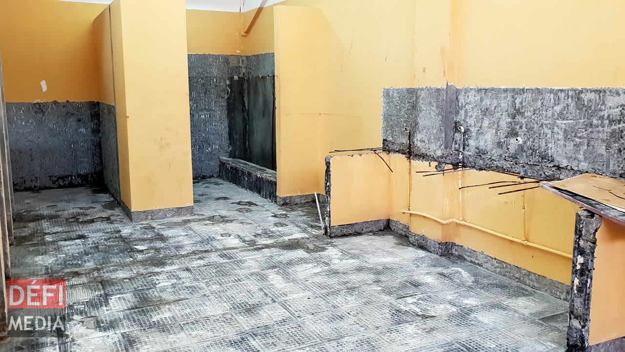 Les vestiaires du stade de Bambous en construction. Infrastructures