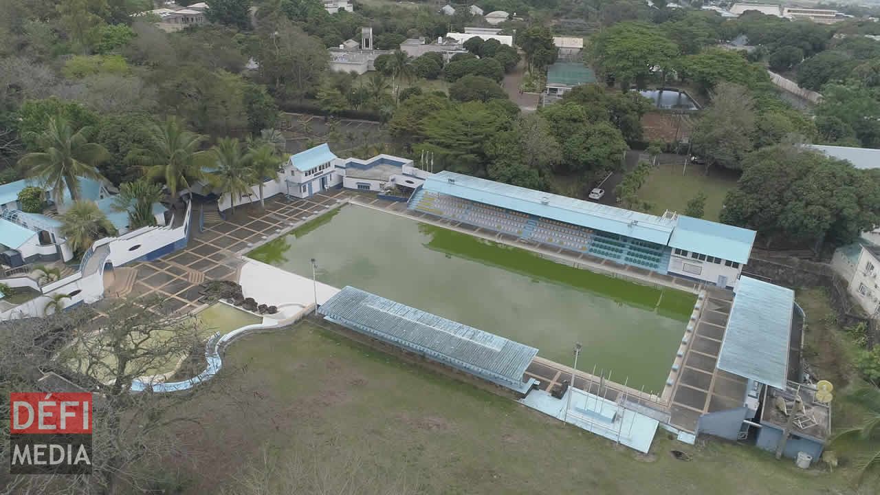 L’eau verdâtre de la piscine Serge Alfred à Beau-Bassin démontre le manque d’entretien. Infrastructures