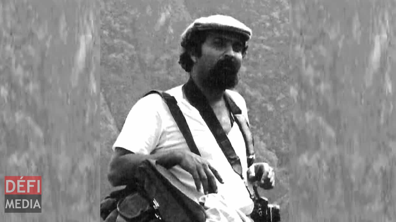 Avec un sac à dos, il décide de tout laisser tomber et d’aller découvrir le monde. À 19 ans, après le collège, il devait entamer ses études supérieures avec une bourse du Commonwealth, mais sa soif d’aventure était bien plus forte.