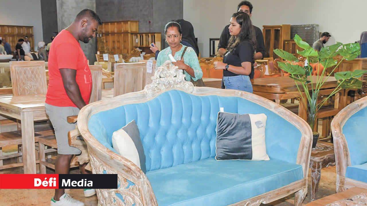 Les meubles, notamment les sofas de Million Teck, ont attiré les visiteurs.