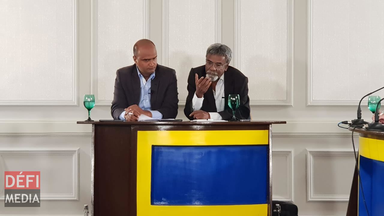 Le forum-débat est co-animé par Nawaz Noorbux et Malenn Ooodiah.