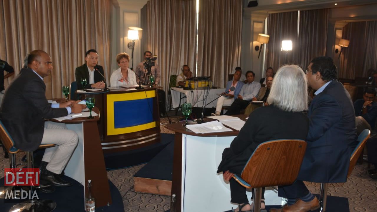 Le forum-débat a eu lieu à l'hôtel Le Labourdonnais