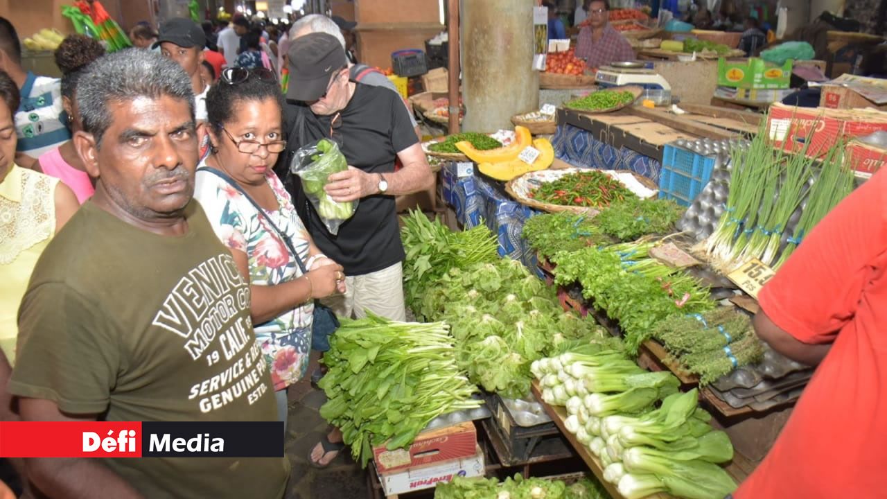 La production de légumes connaît une stagnation due aux mauvaises conditions climatiques.