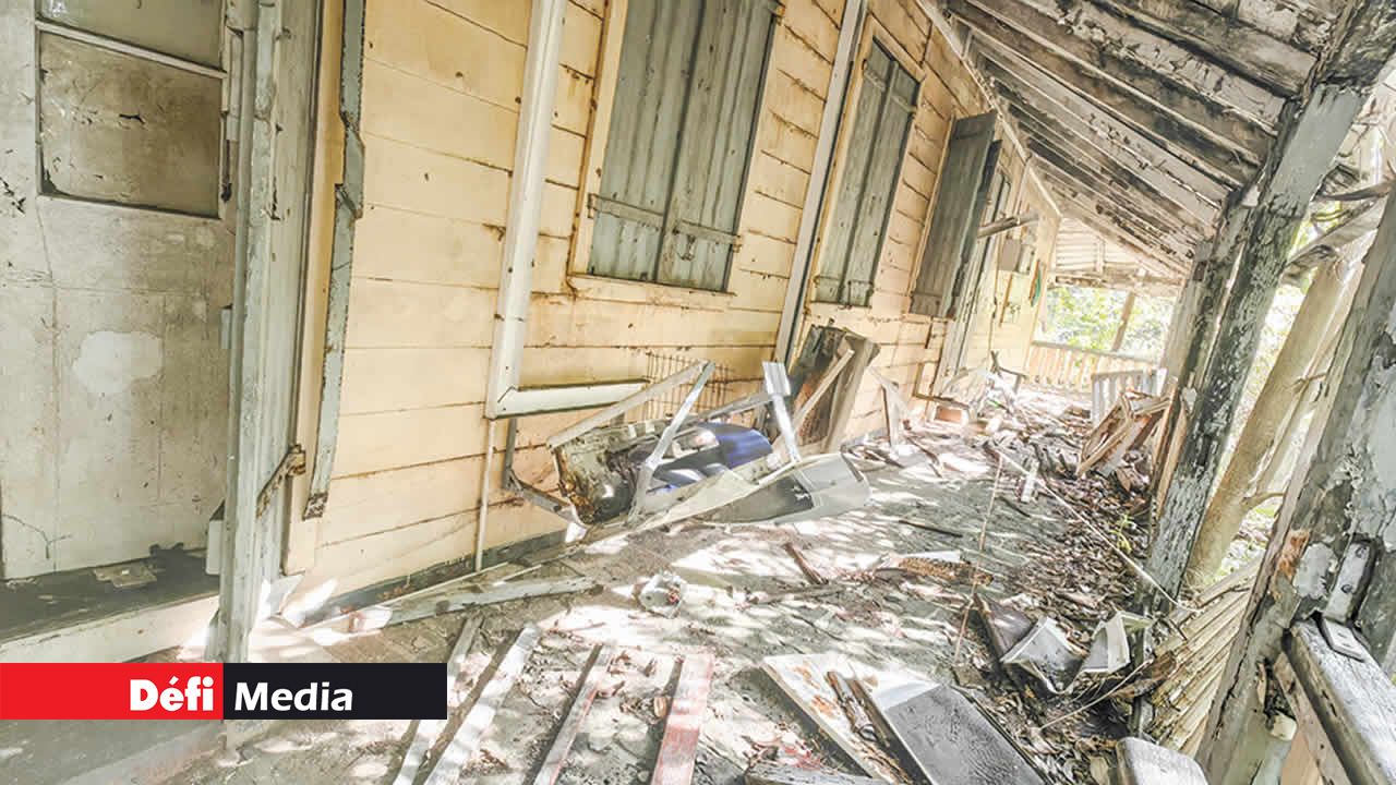 La varangue transformée en dépotoir.