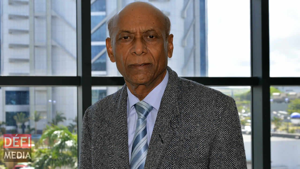 Beejaye Coomar Appanna a démarré au Pay Research Bureau en 1979.