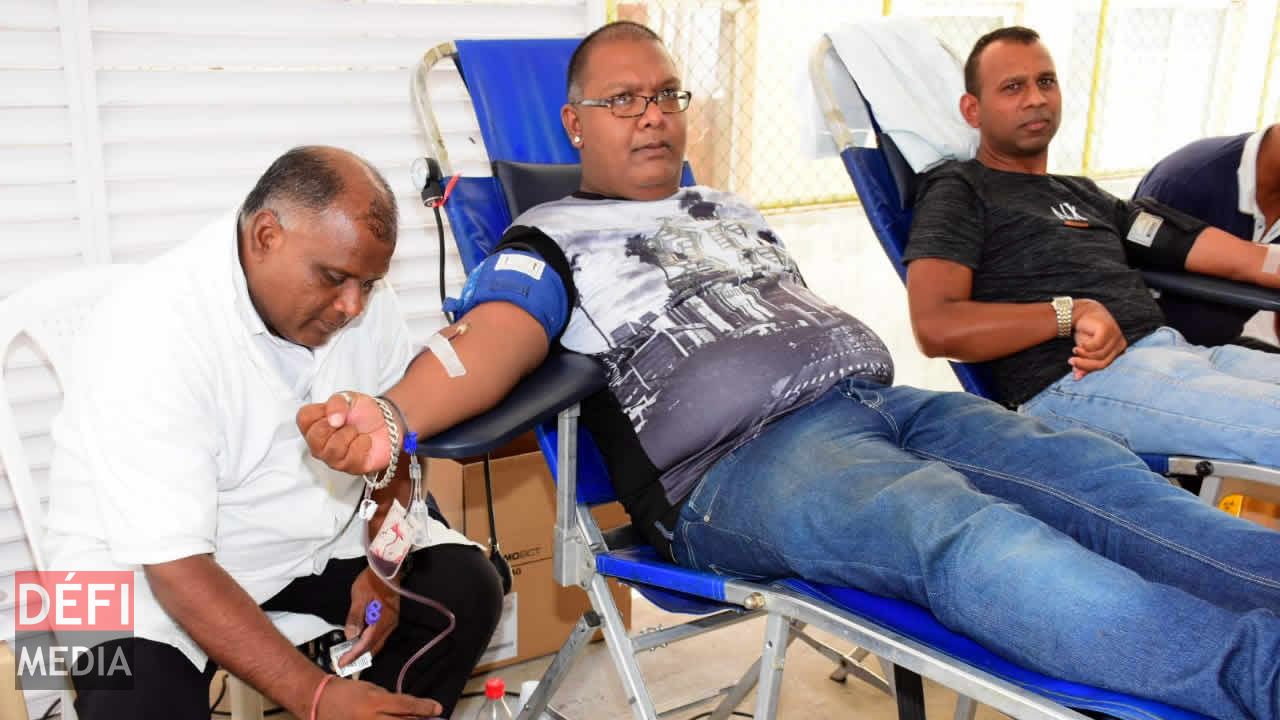 Mega Blood Donation dans les locaux du Défi Media Group