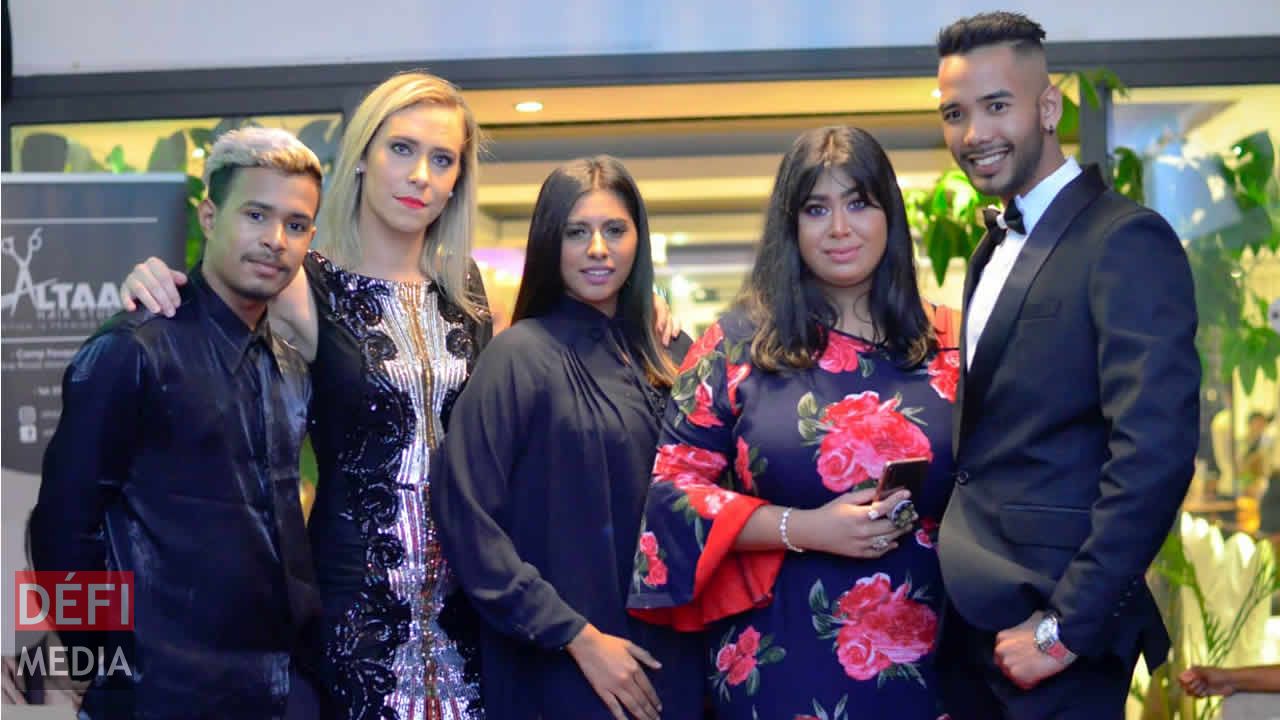 Camille Achard est entourée de ses amis qui la soutiennent. Camille Achard