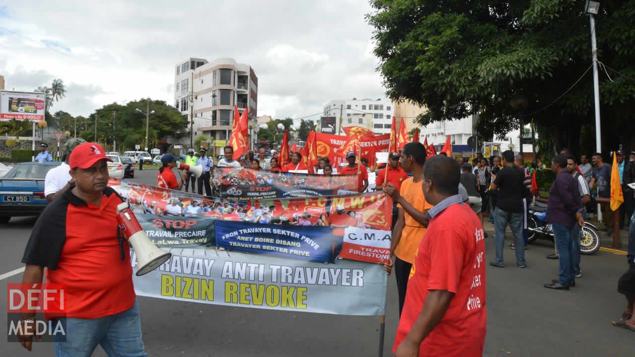 Une manifestation syndicale contre les lois du travail. 