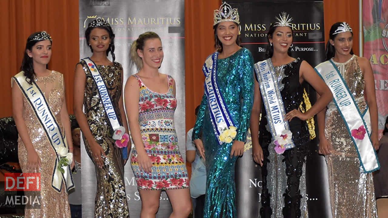Sept finalistes de Miss Mauritius 2018/2019 ont défilé à 17 heures dans les robes de soirée de la boutique en ligne Whoops. 7e édition du Salon de la Famille et de la Santé