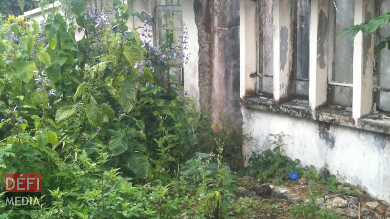 Les habitants demandent à la mairie de servir  des mises en demeure.