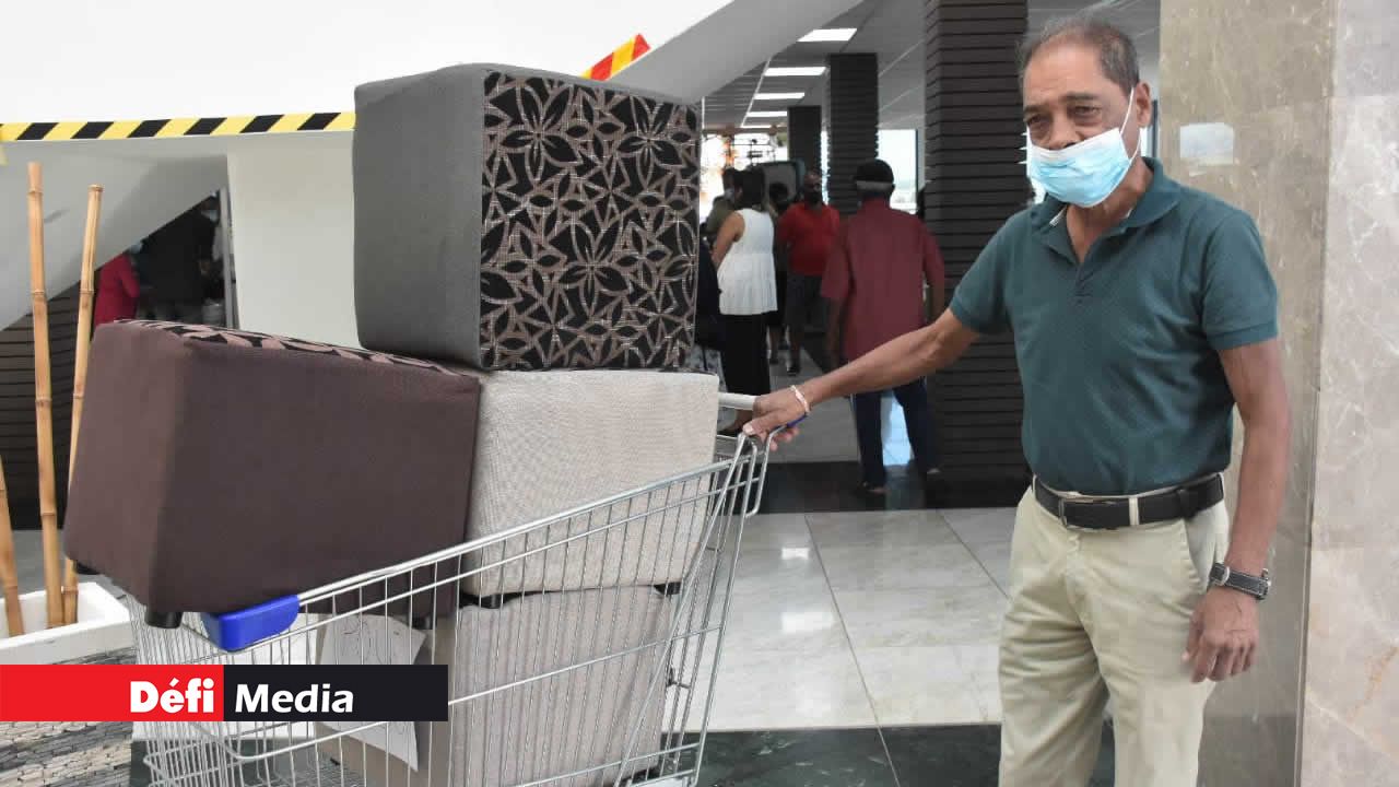 Sadun Bhurtun a visité Crazy Shopping le samedi 7 et le dimanche 8 mai.