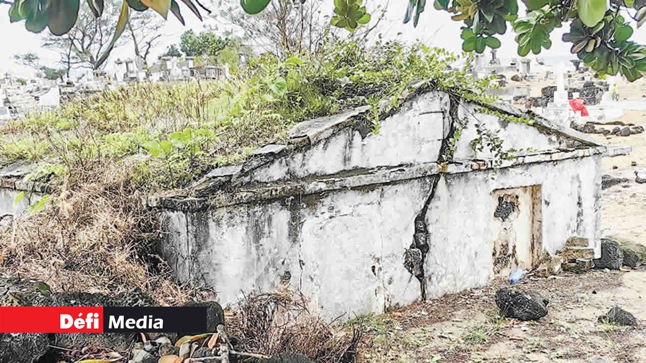 Parmi les nombreux caveaux familiaux au cimetière marin de Souillac se trouve celui de la famille Lapeyre.