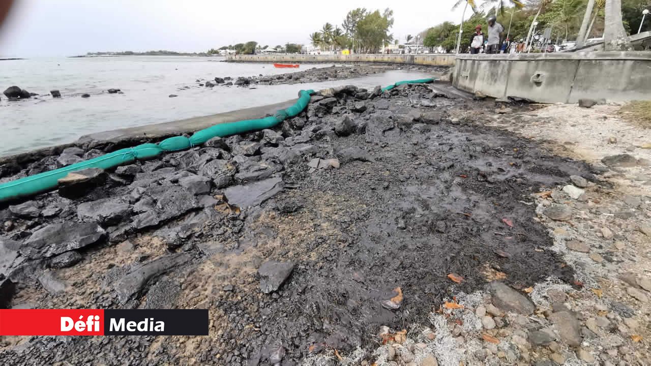 Mahébourg Waterfront a perdu de son charme Marée noire