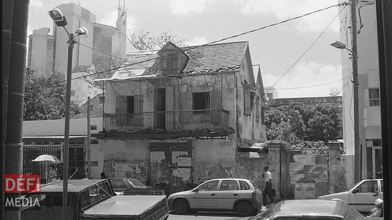 Dans la série 'Mémoire d'une rue', on retrouve l'une des plus grandes collections de photos de la rue Saint-Georges @Tristan Bréville. Dans la série 'Mémoire d'une rue', on retrouve l'une des plus grandes collections de photos de la rue Saint-Georges @Tristan Bréville.