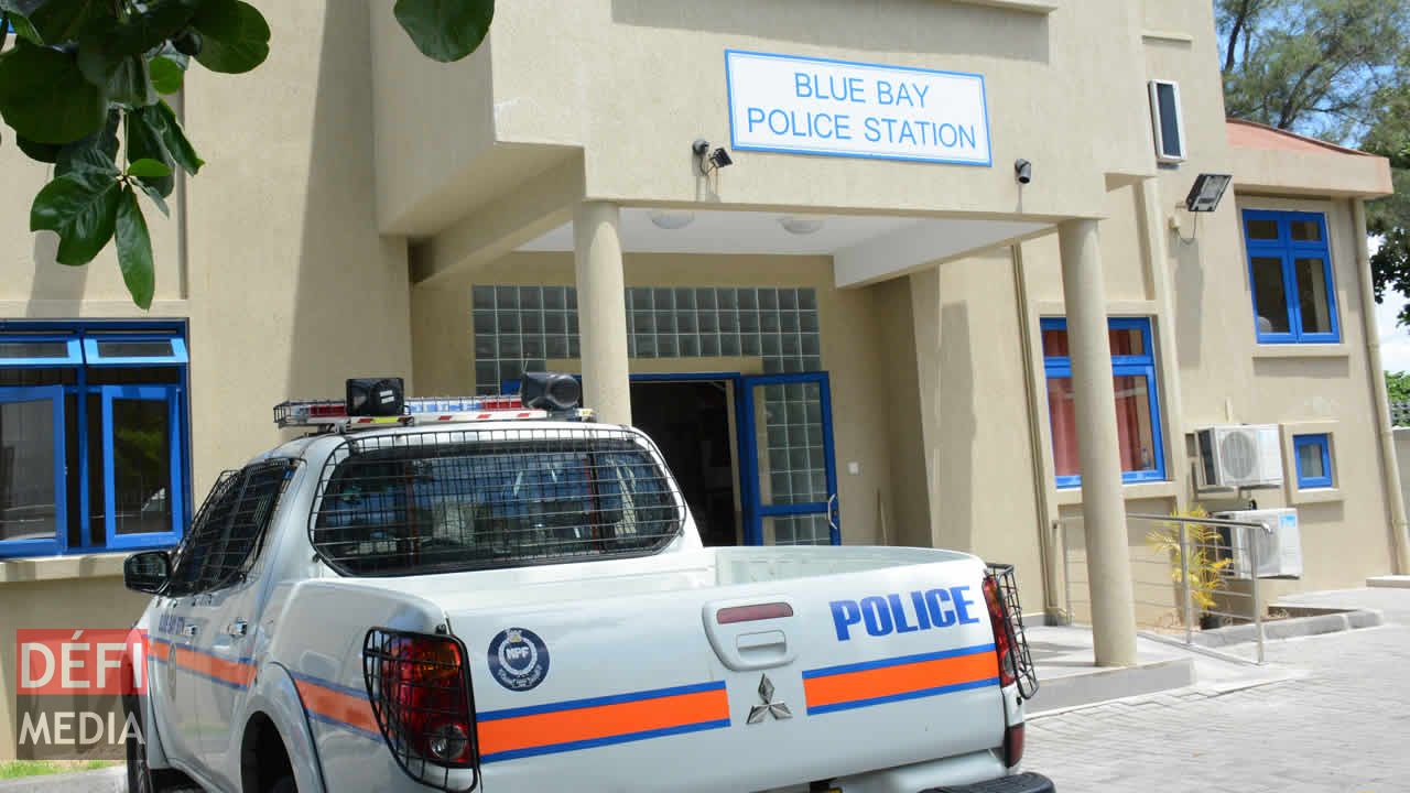 police blue bay