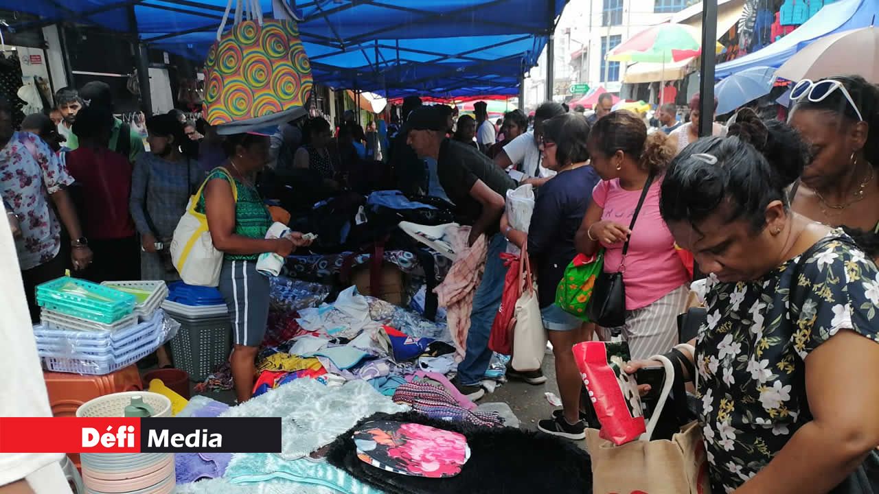 Dans ce stand, les clientes étaient gâtées avec toutes sortes de produits.