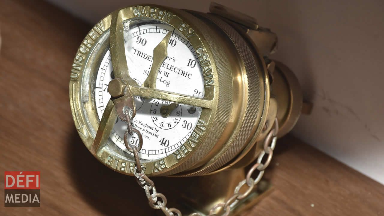 Un trident de walker antique, utilisé pour mesurer et journaliser les milles nautiques, fabriqué en laiton ou en bronze. Un trident de walker antique, utilisé pour mesurer et journaliser les milles nautiques, fabriqué en laiton ou en bronze.