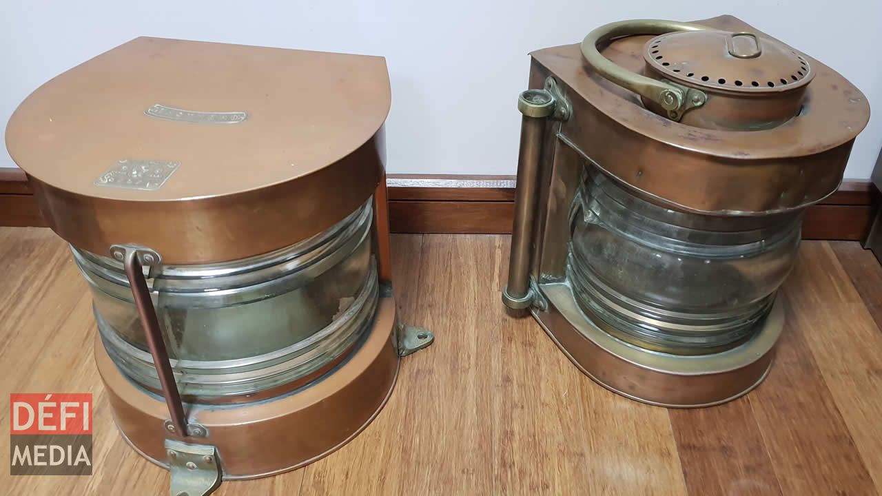 D’anciennes lampes à pétrole pour navire. D’anciennes lampes à pétrole pour navire.