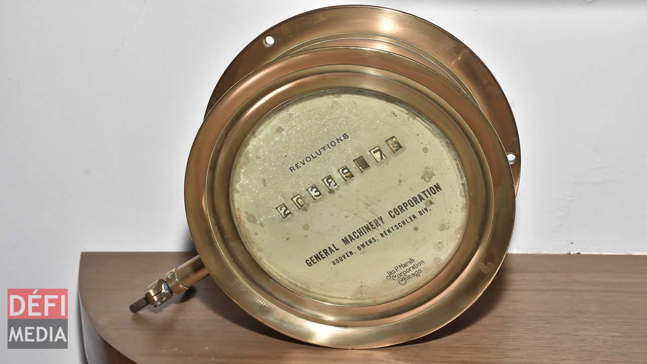 Compteur pour le moteur. Compteur pour le moteur.